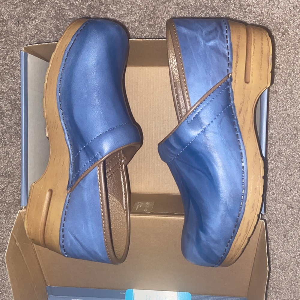 Dansko Blue/Marble Size 40